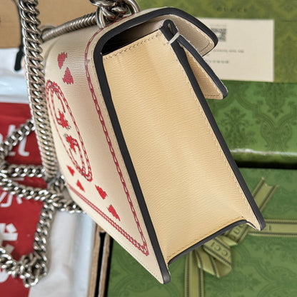 Petit sac bandoulière Dyonysus 25 en cuir de veau beige et rouge avec logo dragon imprimé