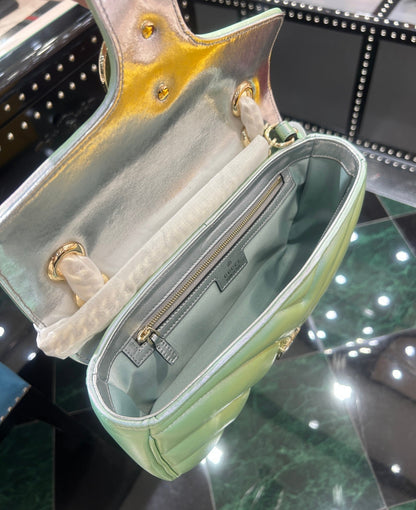 SAC À BANDOULIÈRE MOYEN GG MARMONT 26 EN CUIR DE VEAU VERT IRISÉ