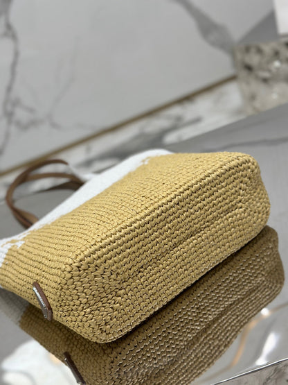 PETIT SAC CABAS 27 EN RAPHIA BLANC MIX BEIGE ET ANSE EN CUIR DE VEAU MARRON
