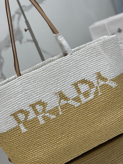 Grand sac cabas 37 en raphia blanc mélangé beige et anse en cuir de veau marron