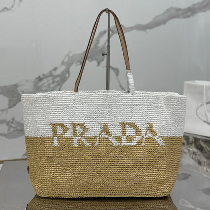 Grand sac cabas 37 en raphia blanc mélangé beige et anse en cuir de veau marron