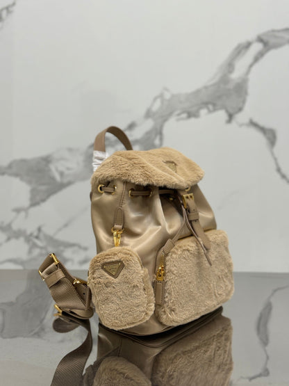 SAC À DOS 25 EN TISSU PARACHUTE BEIGE ET FOURRURE DE LAPIN