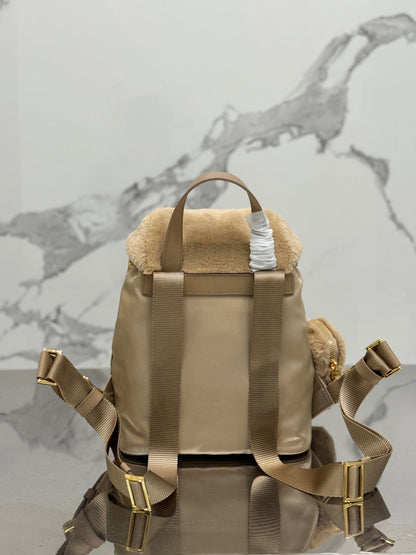 SAC À DOS 25 EN TISSU PARACHUTE BEIGE ET FOURRURE DE LAPIN