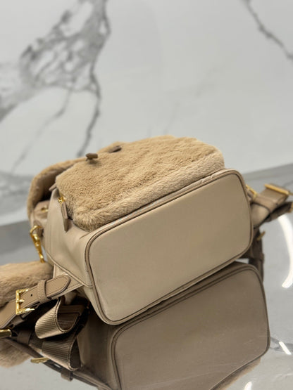 SAC À DOS 25 EN TISSU PARACHUTE BEIGE ET FOURRURE DE LAPIN