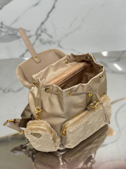 SAC À DOS 25 EN TISSU PARACHUTE BEIGE ET FOURRURE DE LAPIN