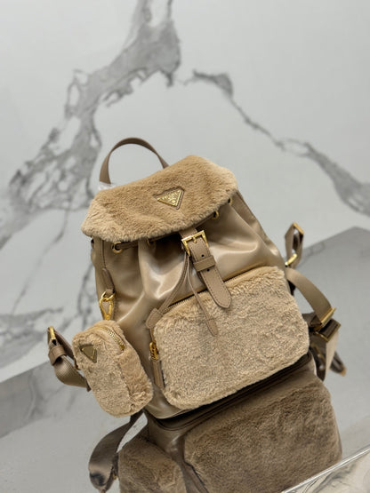 SAC À DOS 25 EN TISSU PARACHUTE BEIGE ET FOURRURE DE LAPIN