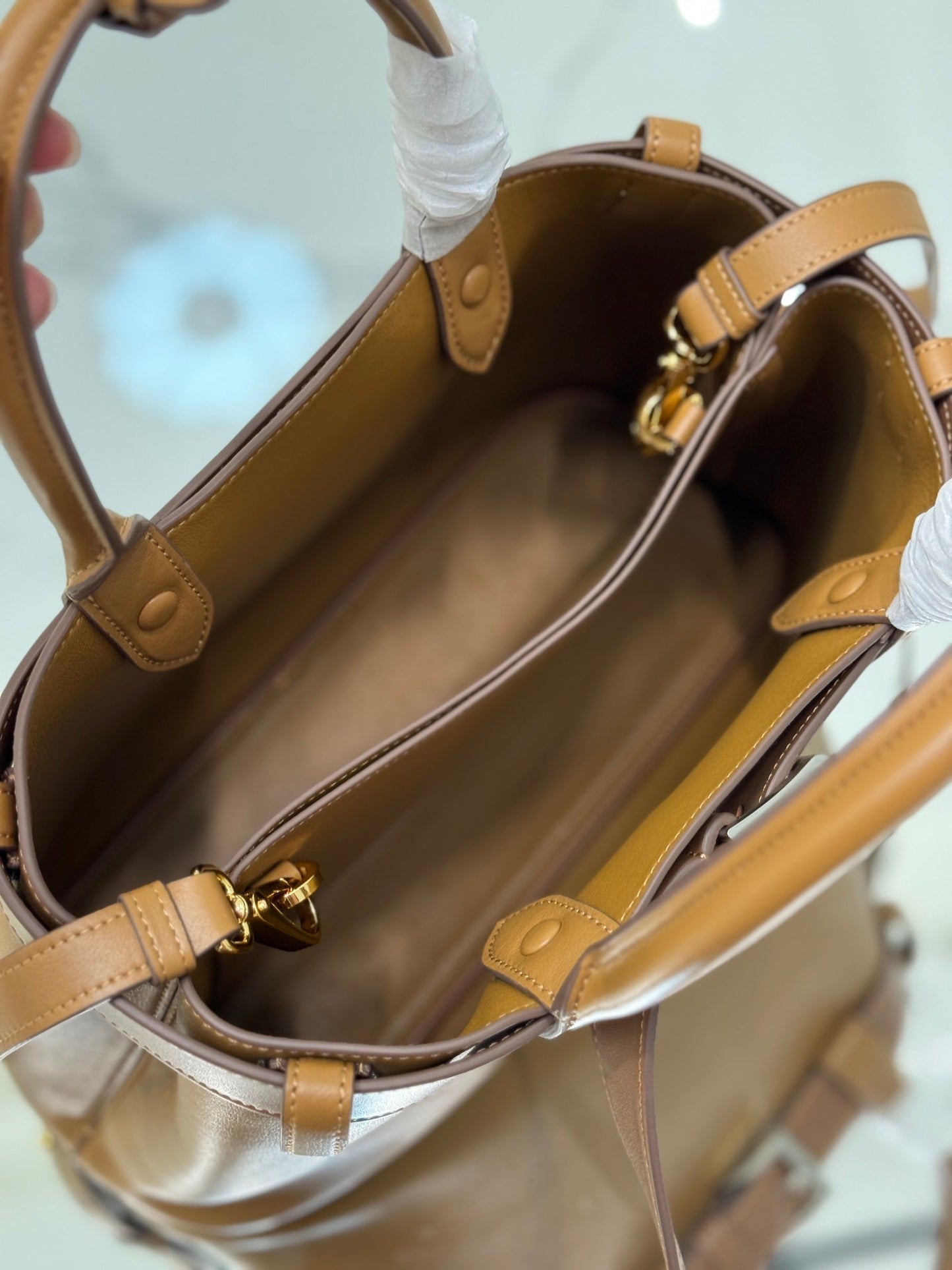 SAC CABAS AVEC CEINTURE 32 EN CUIR DE VEAU IMPORTÉ MARRON CIDRE