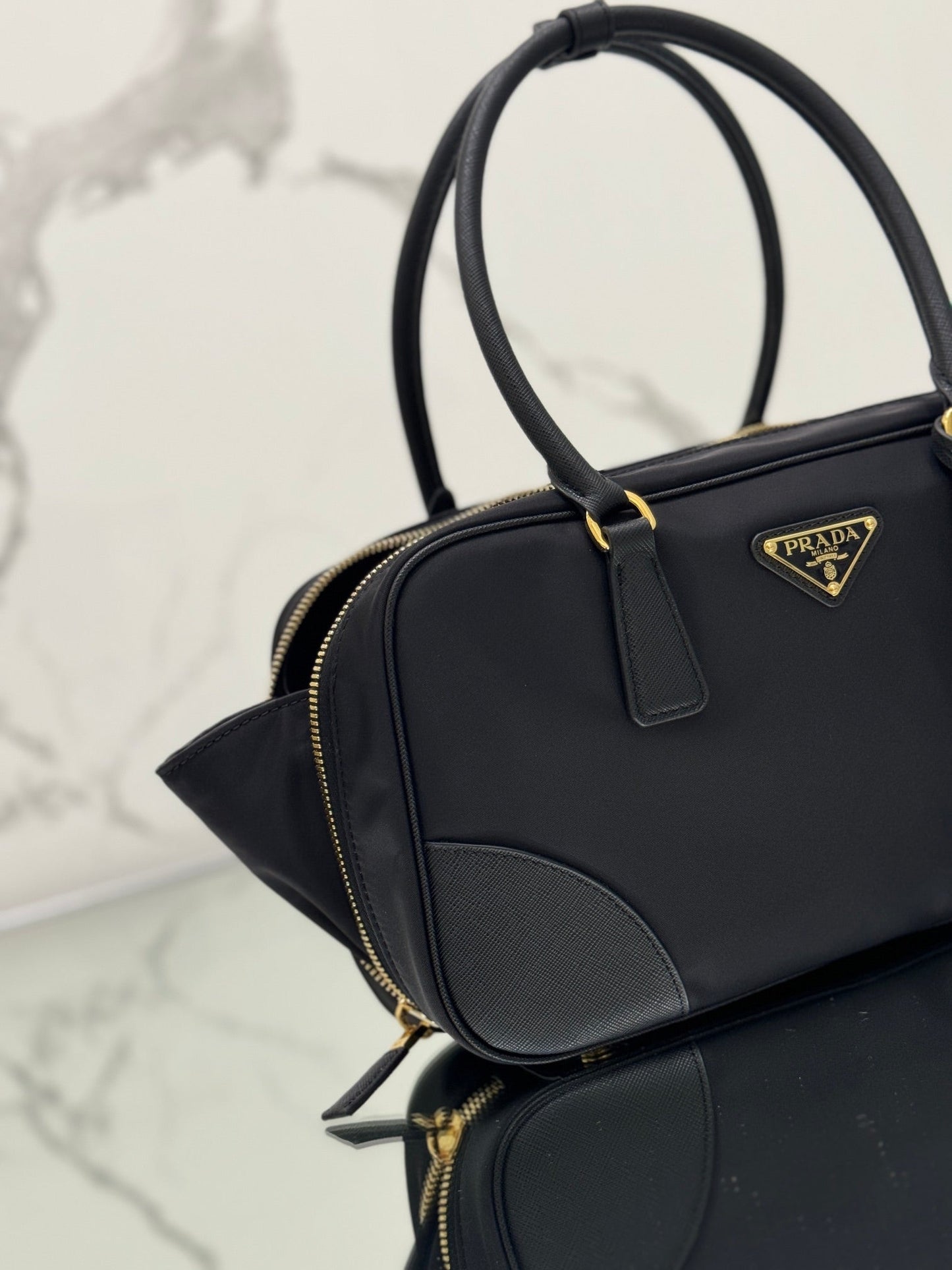SAC À MAIN MOYEN 30 EN NYLON NOIR ET BORDURE EN CUIR DE VEAU