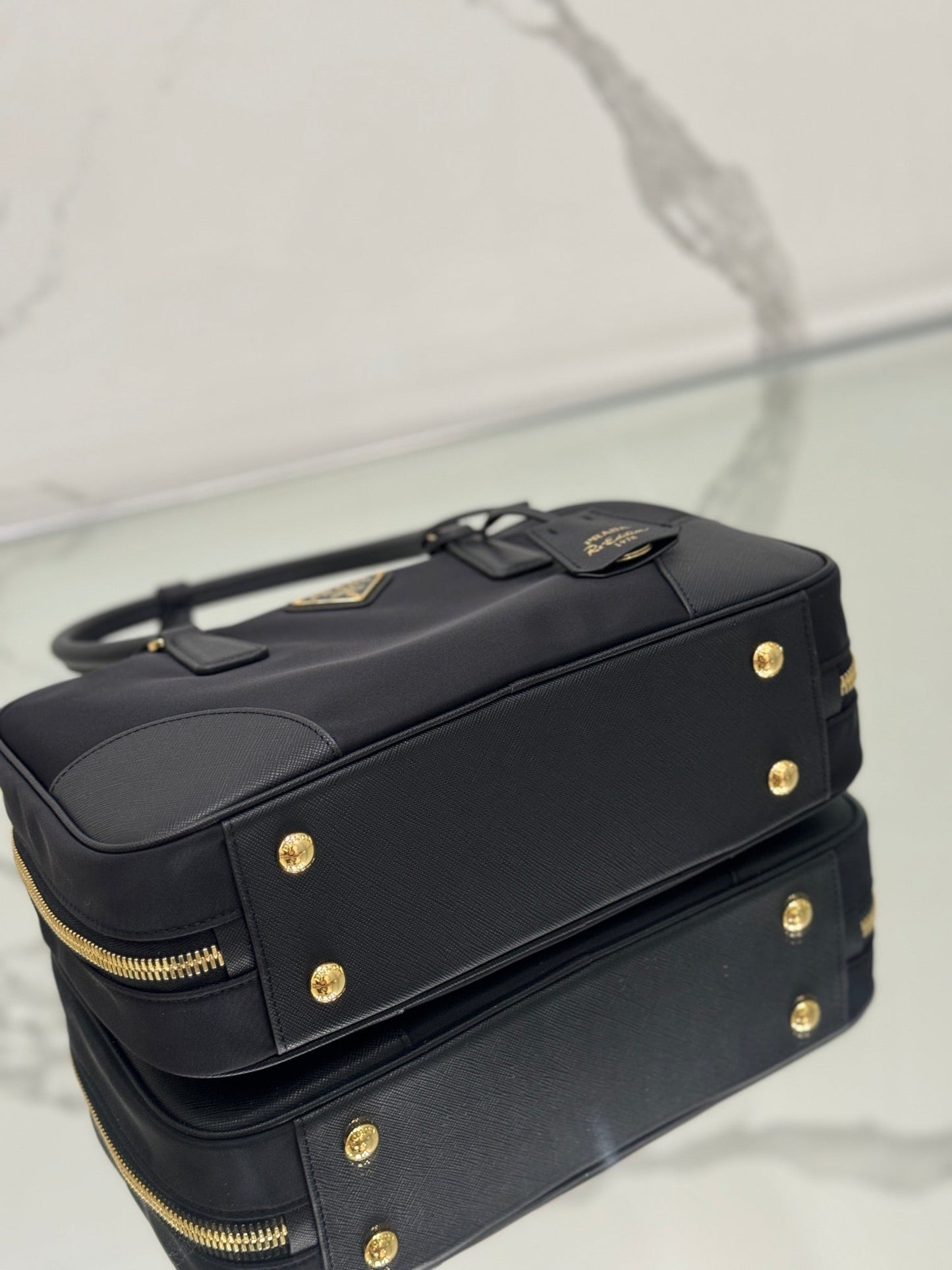 SAC À MAIN MOYEN 30 EN NYLON NOIR ET BORDURE EN CUIR DE VEAU