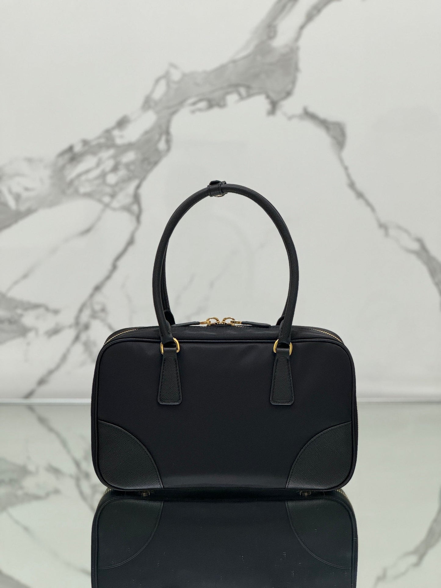 SAC À MAIN MOYEN 30 EN NYLON NOIR ET BORDURE EN CUIR DE VEAU