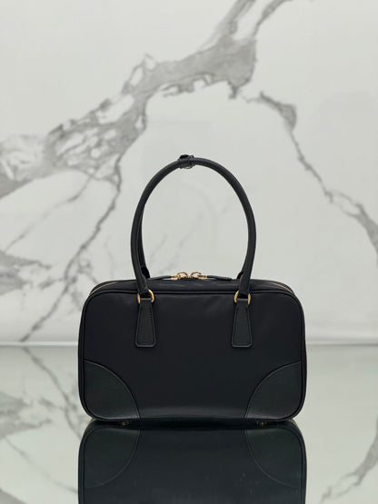 SAC À MAIN MOYEN 30 EN NYLON NOIR ET BORDURE EN CUIR DE VEAU