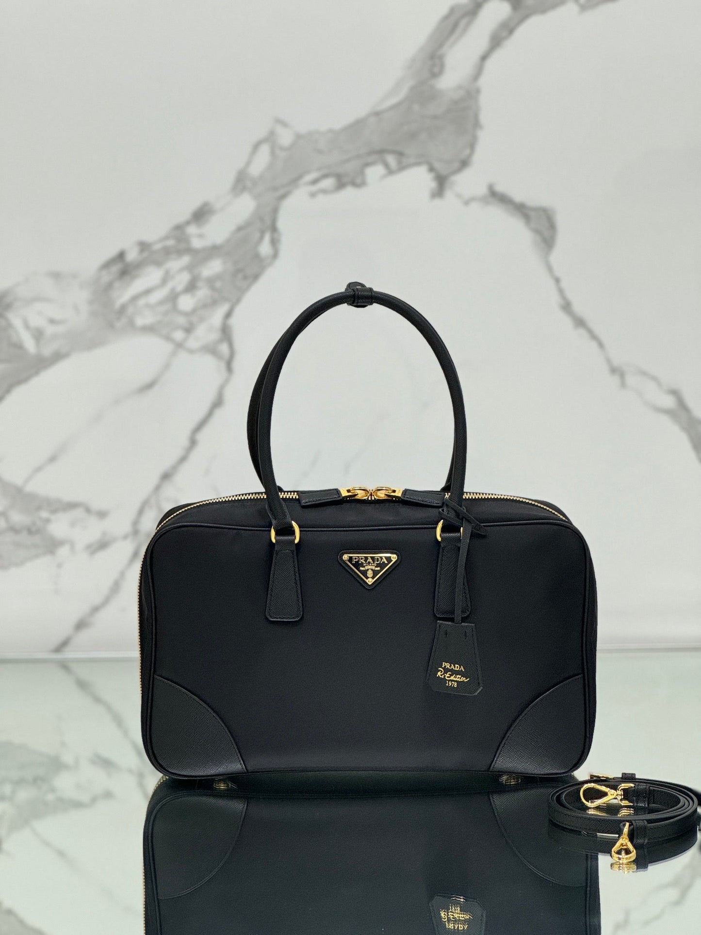 GRAND SAC À MAIN 35 EN NYLON NOIR ET GARNITURE EN CUIR DE VEAU