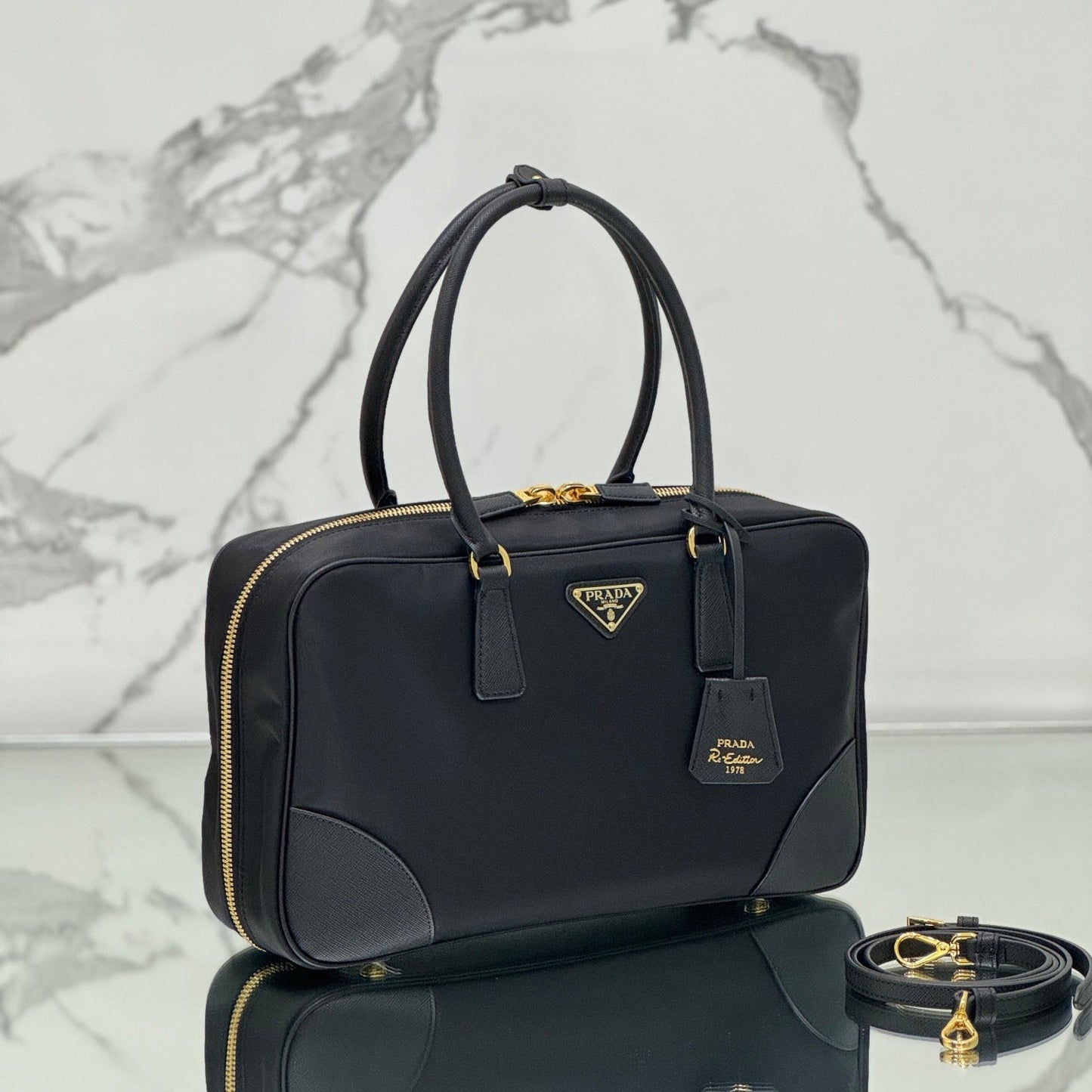 GRAND SAC À MAIN 35 EN NYLON NOIR ET GARNITURE EN CUIR DE VEAU