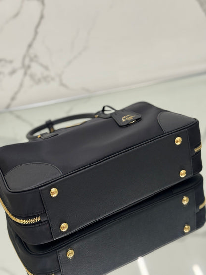 GRAND SAC À MAIN 35 EN NYLON NOIR ET GARNITURE EN CUIR DE VEAU