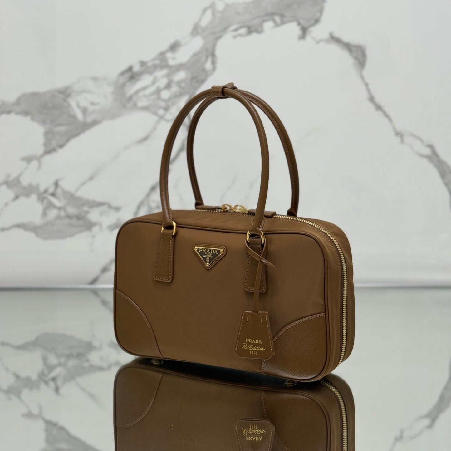 SAC À MAIN MOYEN 30 EN NYLON BOIS DE CERISIER ET GARNITURES EN CUIR DE VEAU