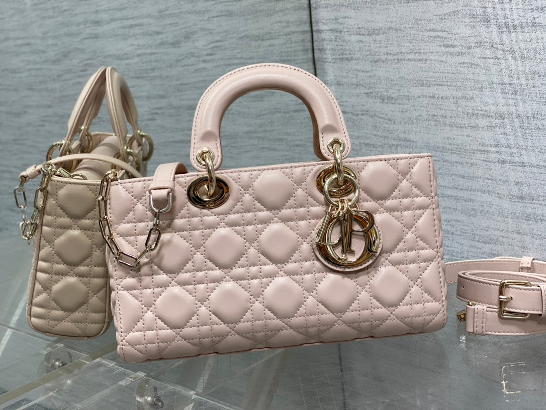D-JOY 26 LADY MOYENNE EN CUIR D'AGNEAU ROSE POUDRÉ