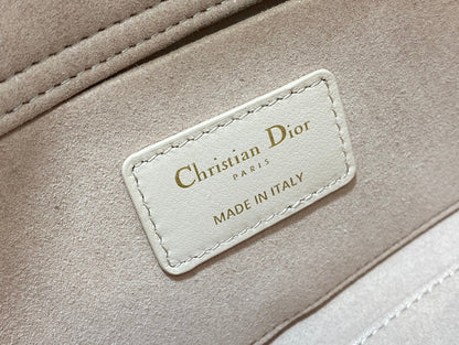 D-JOY 26 LADY MOYENNE EN CUIR D'AGNEAU ROSE POUDRÉ