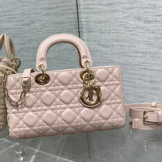 D-JOY 26 LADY MOYENNE EN CUIR D'AGNEAU ROSE POUDRÉ
