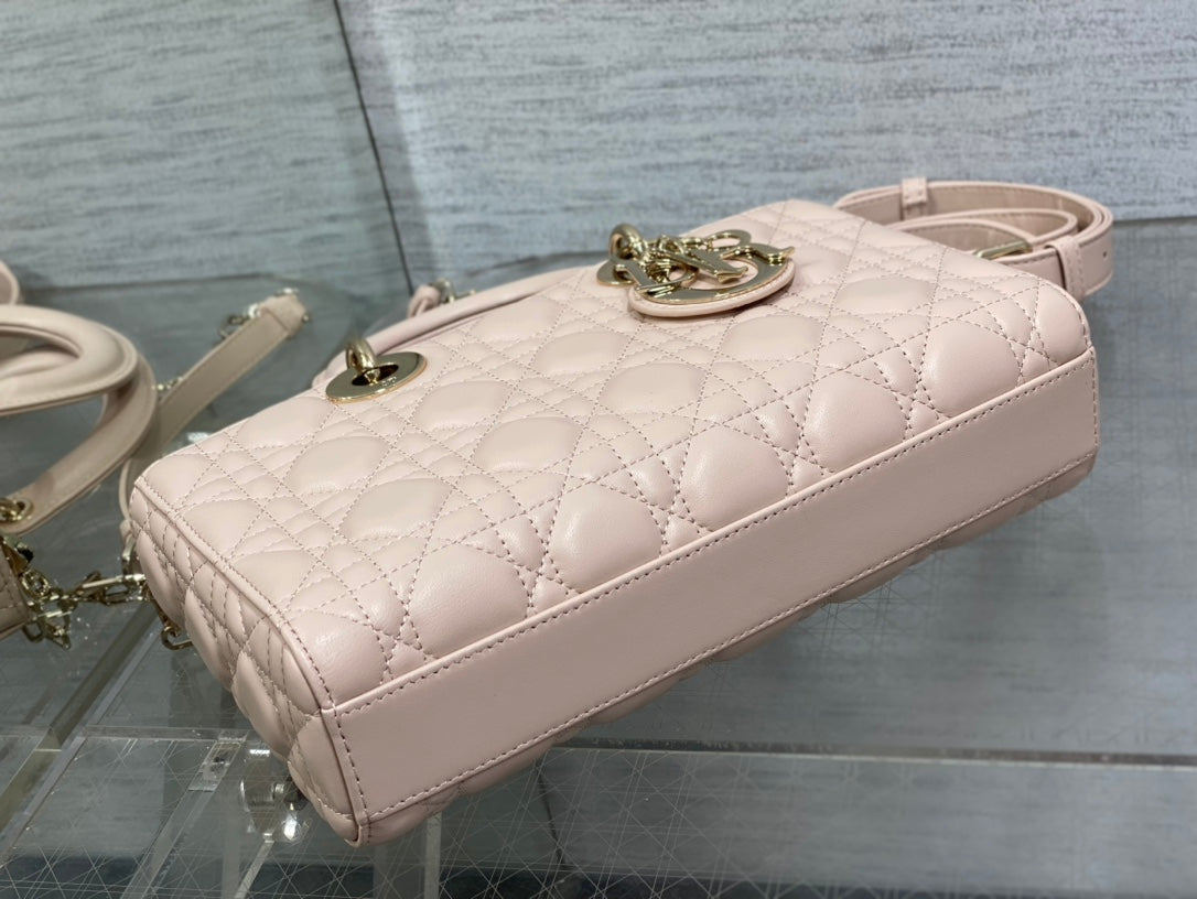 D-JOY 26 LADY MOYENNE EN CUIR D'AGNEAU ROSE POUDRÉ