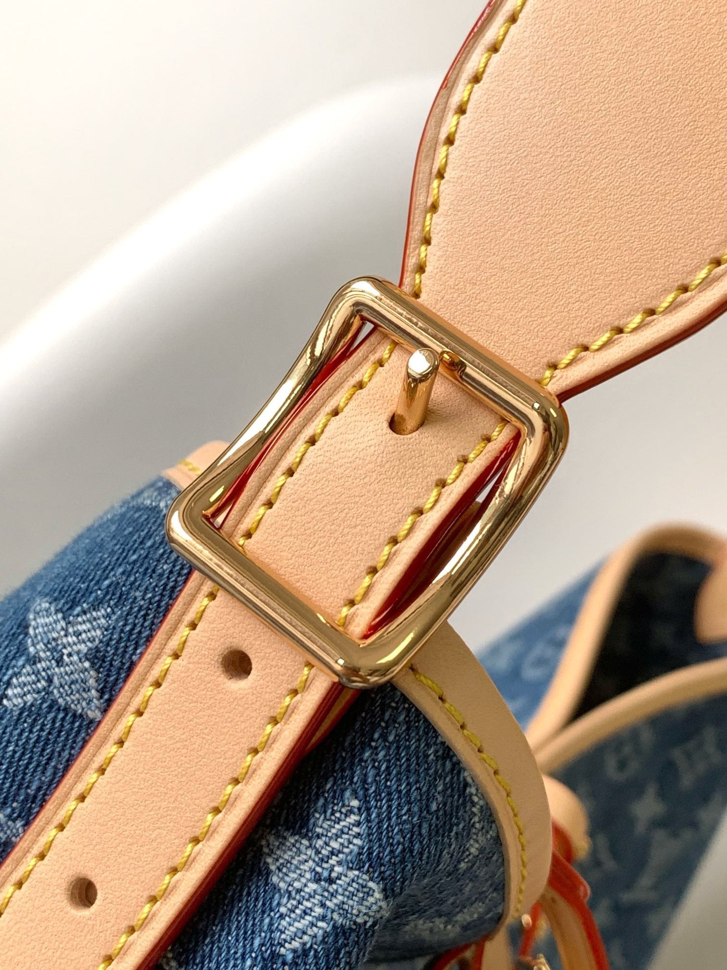 Sac fourre-tout MM 39 en denim bleu monogrammé