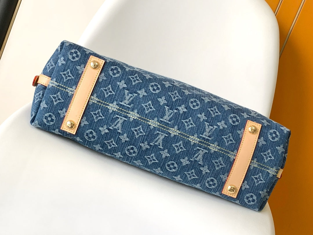 Sac fourre-tout MM 39 en denim bleu monogrammé