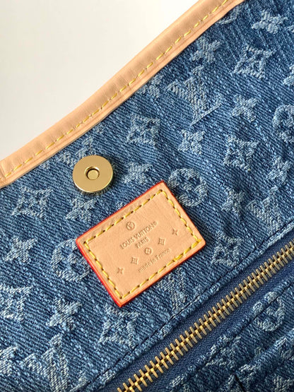 Sac fourre-tout MM 39 en denim bleu monogrammé