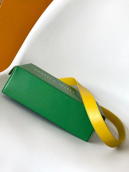 SAC SHOPPER 23 EN CUIR DE VEAU VERT JAUNE LOGO BRODÉ