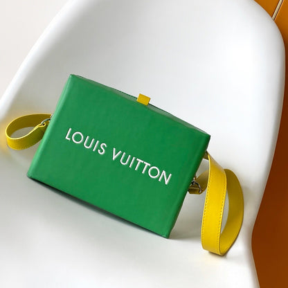 SAC SHOPPER 23 EN CUIR DE VEAU VERT JAUNE LOGO BRODÉ