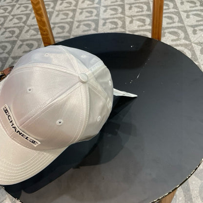 CASQUETTE DE BASEBALL EN SATIN DE SOIE GRIS PÂLE 404863