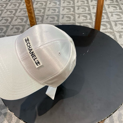 CASQUETTE DE BASEBALL EN SATIN DE SOIE GRIS PÂLE 404863