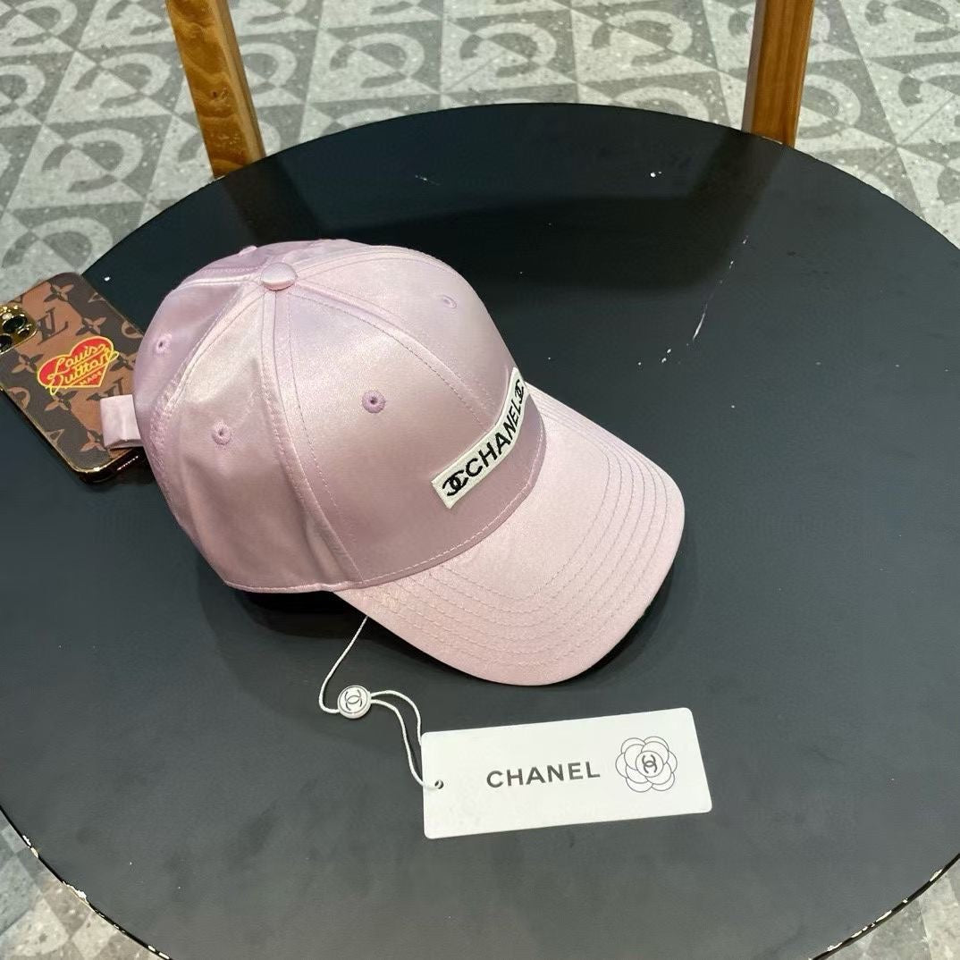 CASQUETTE DE BASEBALL EN SATIN DE SOIE ROSE CLAIR 404864 