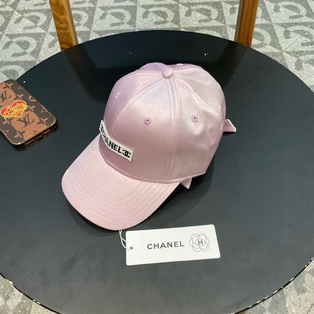 CASQUETTE DE BASEBALL EN SATIN DE SOIE ROSE CLAIR 404864 