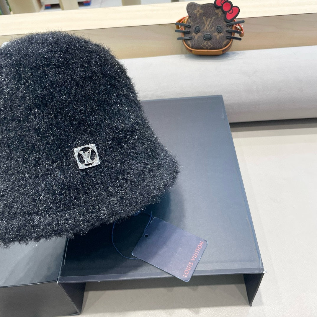CHAPEAU BOB EN FOURRURE DE LAPIN NOIR 404833