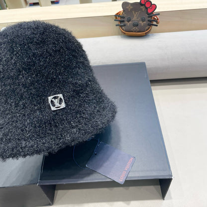 CHAPEAU BOB EN FOURRURE DE LAPIN NOIR 404833