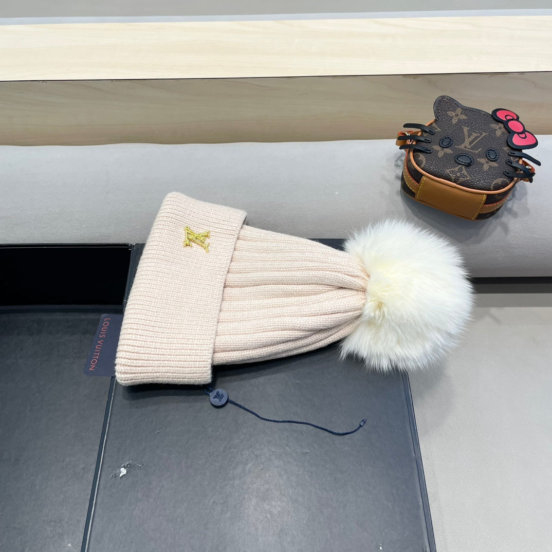 BONNET EN LAINE ROSE BERCEUSE ET FOURRURE DE RENARD 409792 