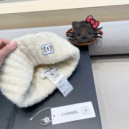 BONNET EN LAINE BLANCHE 413328 