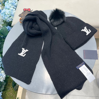 ENSEMBLE ÉCHARPE ET BONNET EN LAINE NOIRE ET FOURRURE DE RENARD 414772 