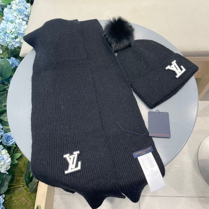ENSEMBLE ÉCHARPE ET BONNET EN LAINE NOIRE ET FOURRURE DE RENARD 414772 