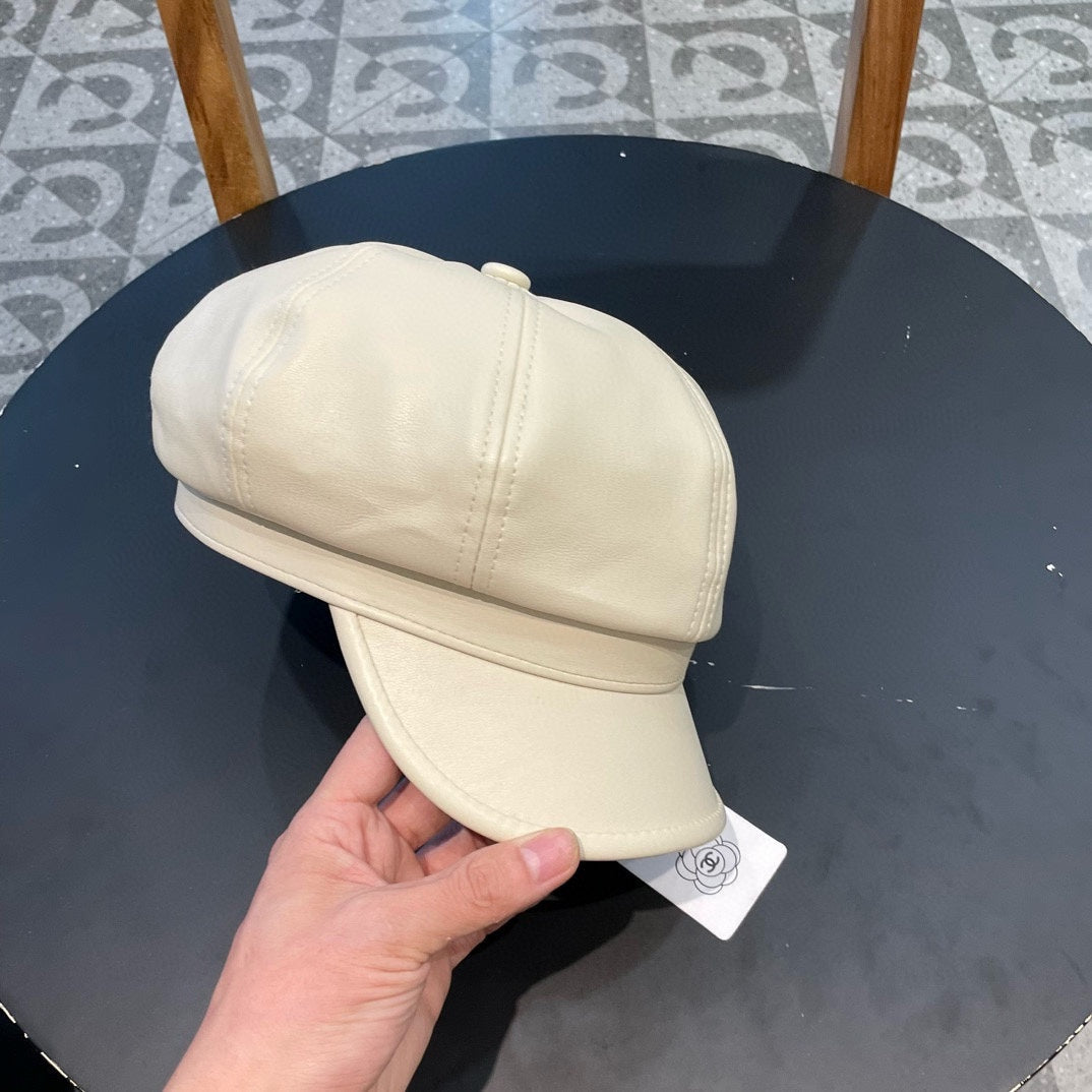 CASQUETTE BAKER BOY EN CUIR DE VEAU BLANC 419448 