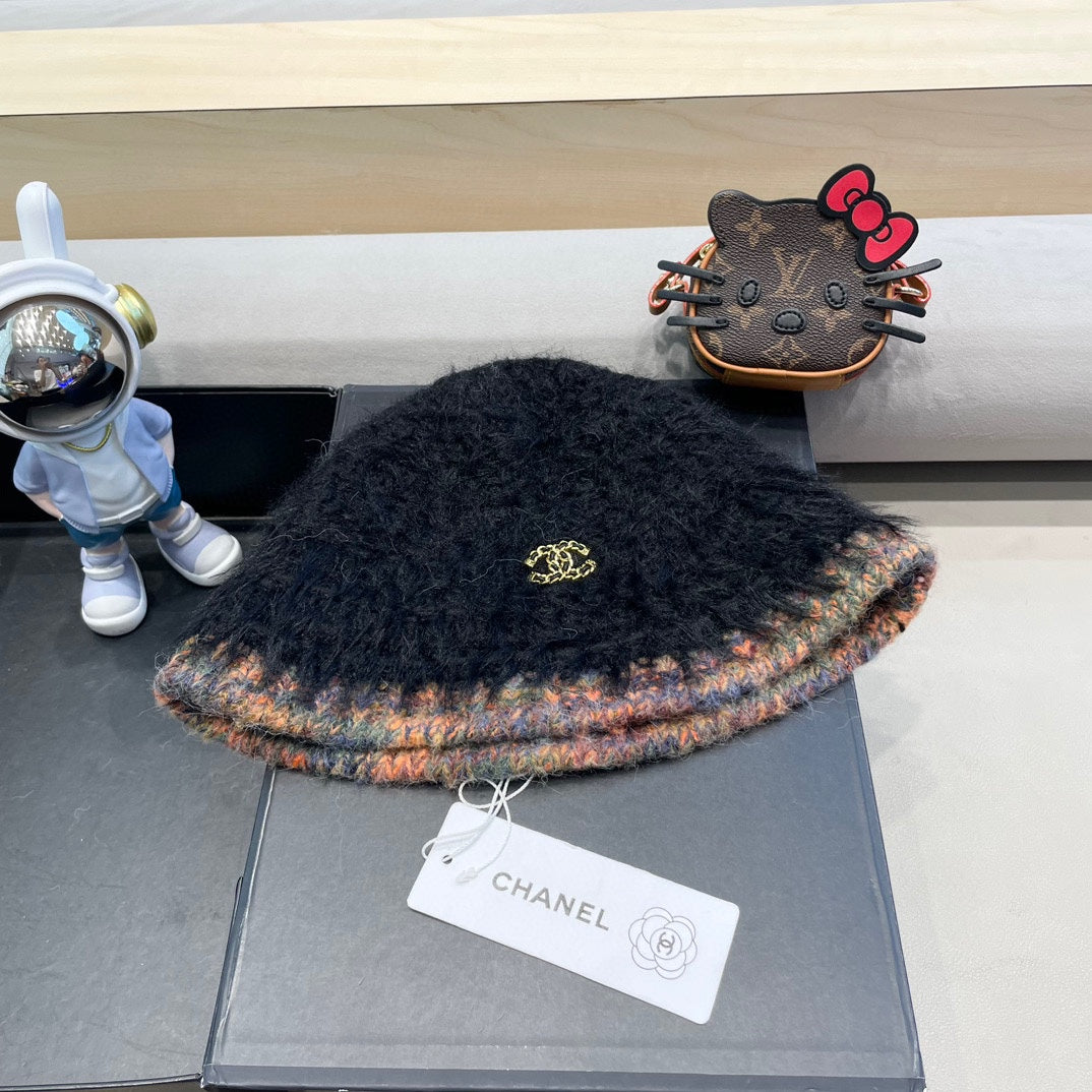CHAPEAU BOB EN FOURRURE D'AGNEAU NOIR 419466 