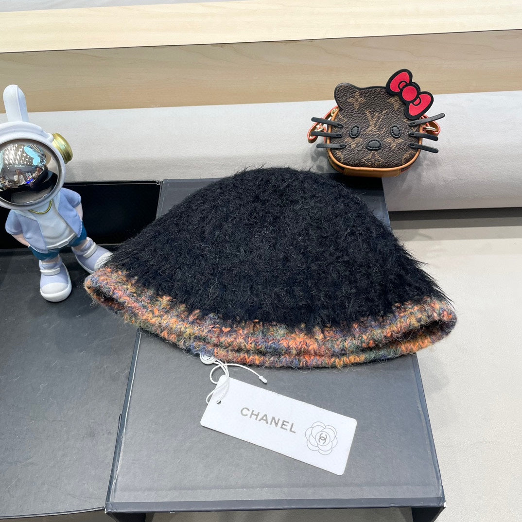 CHAPEAU BOB EN FOURRURE D'AGNEAU NOIR 419466 