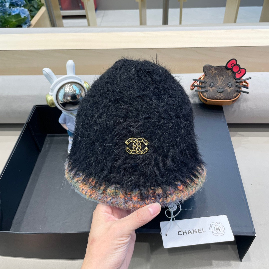CHAPEAU BOB EN FOURRURE D'AGNEAU NOIR 419466 