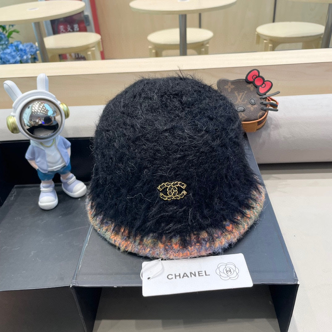 CHAPEAU BOB EN FOURRURE D'AGNEAU NOIR 419466 