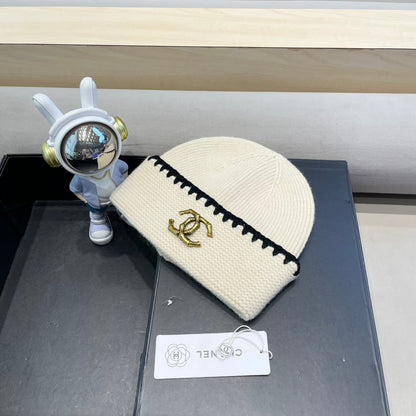 BONNET EN LAINE BLANCHE 419782 