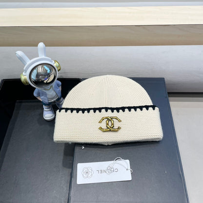 BONNET EN LAINE BLANCHE 419782 
