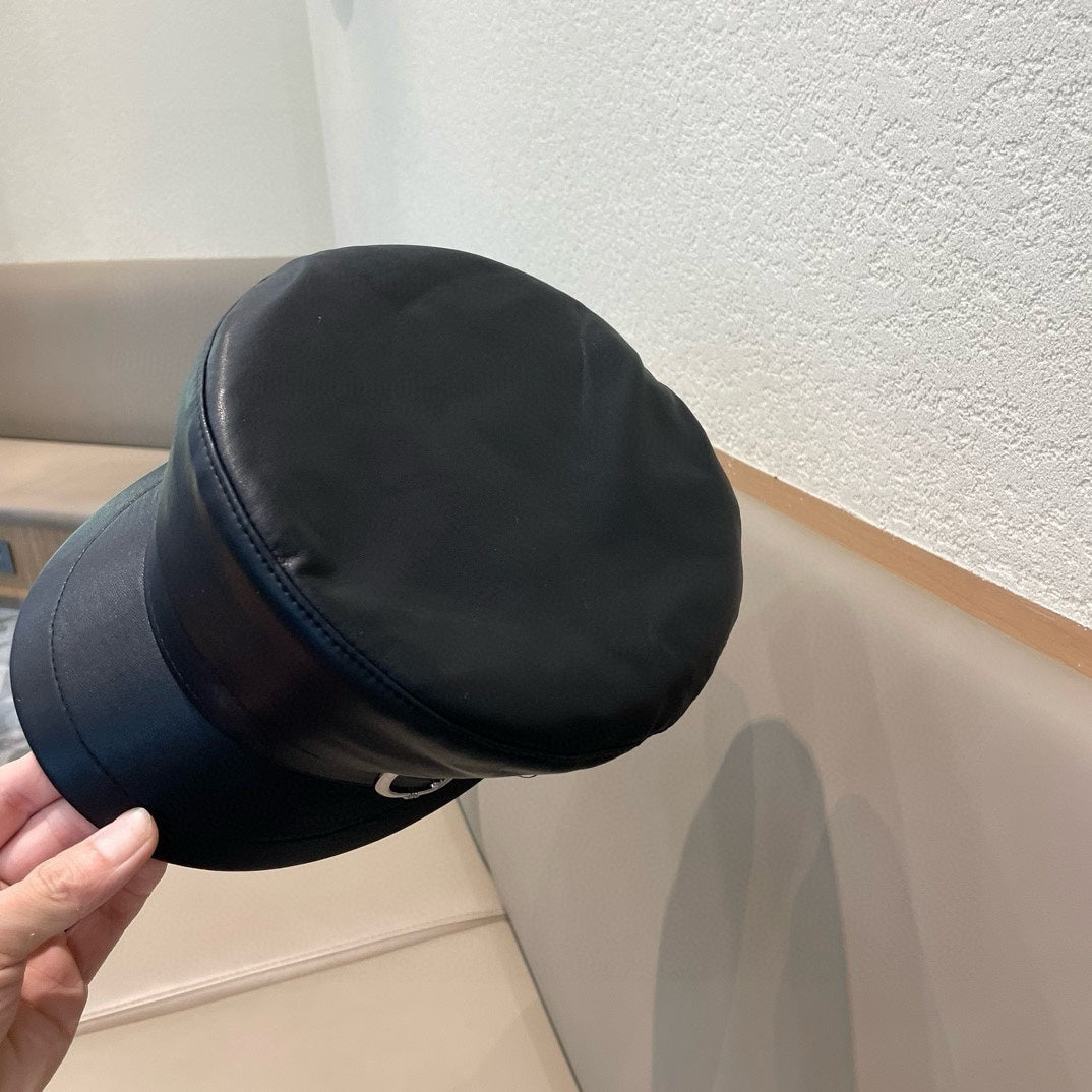 CASQUETTE Gavroche en cuir de veau noir 421107