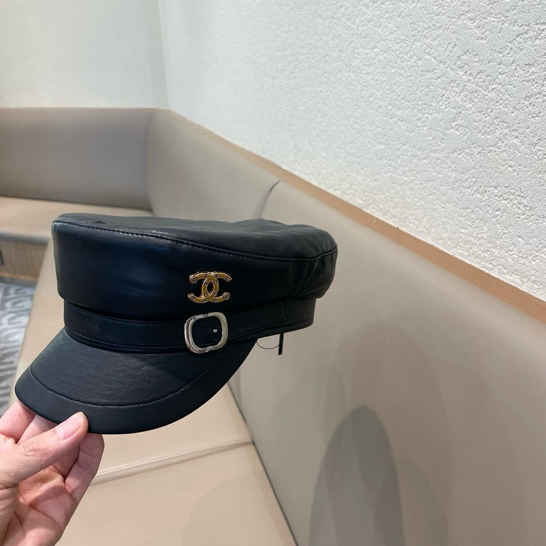 CASQUETTE Gavroche en cuir de veau noir 421107