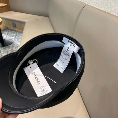 CASQUETTE Gavroche en cuir de veau noir 421107