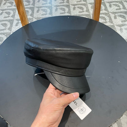CASQUETTE Gavroche en cuir de veau noir 421107