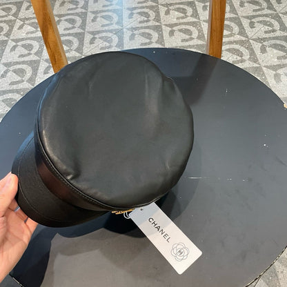 CASQUETTE Gavroche en cuir de veau noir 421107